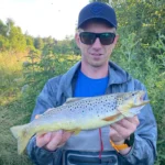Jõeforelli püük kahlates